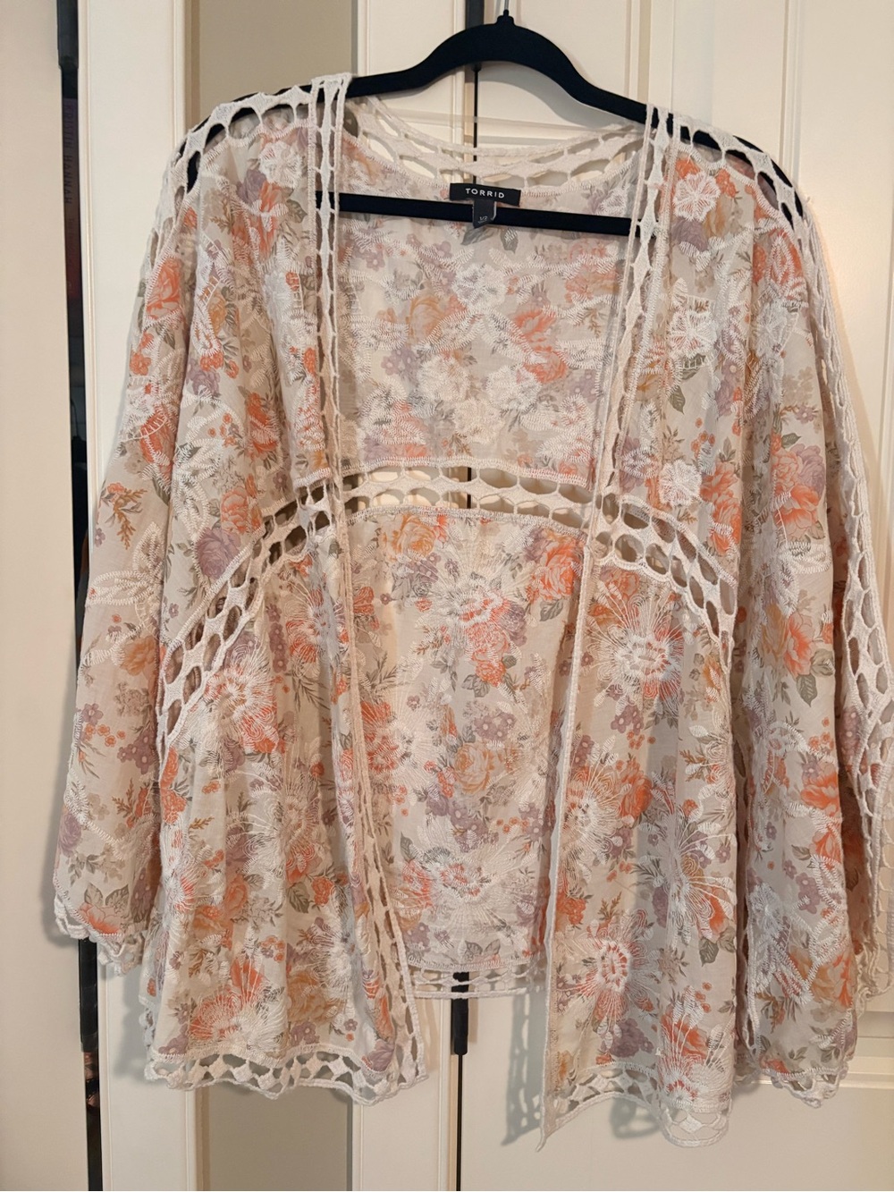 Torrid Cream Floral Lace Kimono Cover-Up Size 1/2
